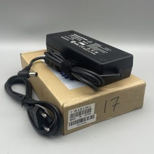 Блок питания Toshiba 19V 6.3A (6.3 x 3.0)