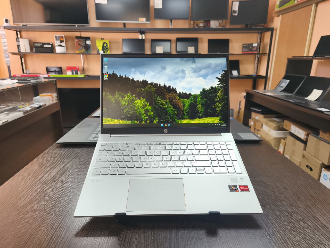 HP Pavilion 15 — изображение 2